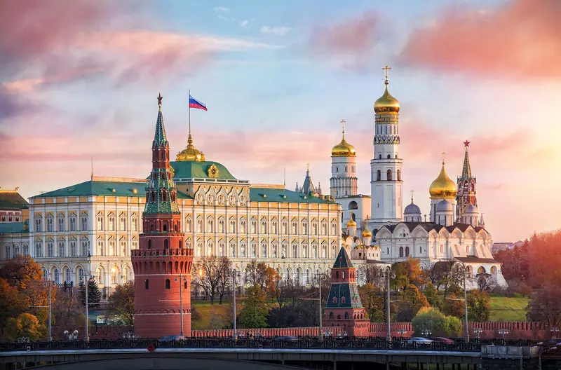 Điện Kremlin bên sông Moscow
