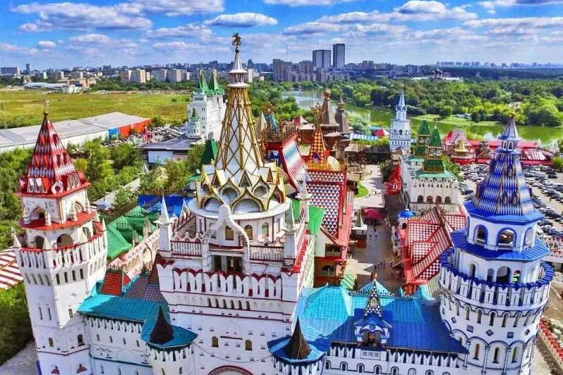 Khu Kremlin Izmailovo với những tháp nhiều màu